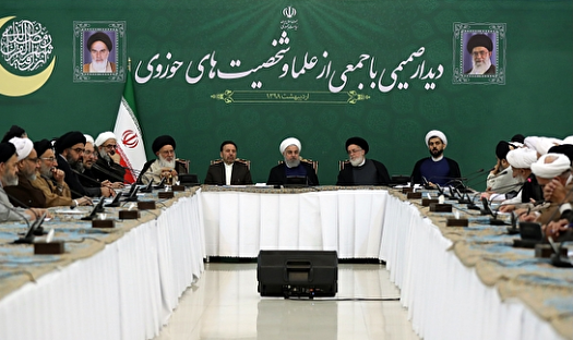 روحانیت دردفاع از منافع ملی و جهان اسلام، نقشی پیشتاز دارد