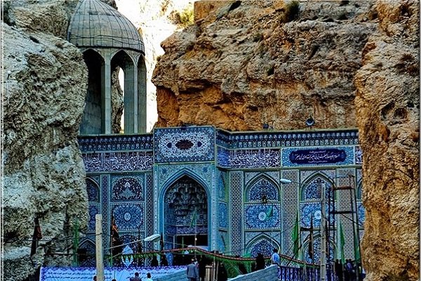 بازگشایی حرم مطهر بی بی حکیمه (س) با رعایت دستورالعمل&zwnj;های بهداشتی