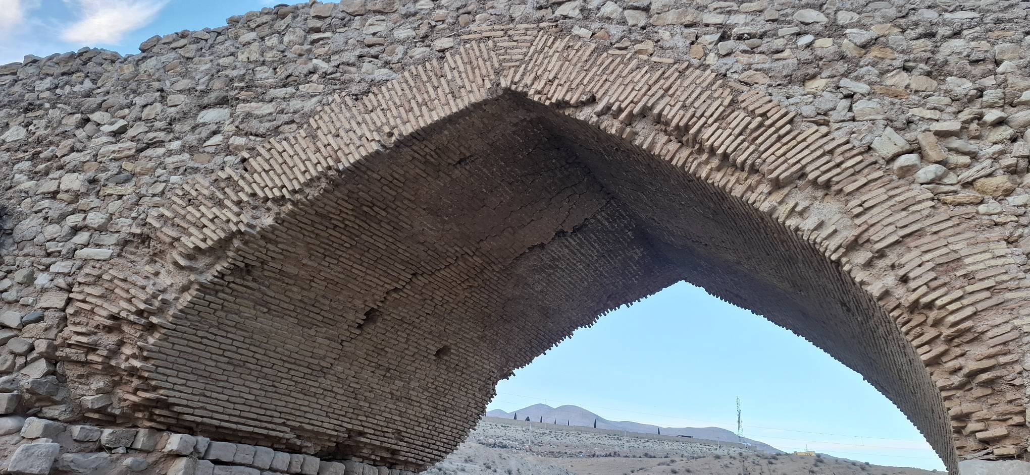 مرمت پل قدیمی در مسیر شیراز بوشهر درخواست شهروندان شد مرمت پل قدیمی در مسیر شیراز بوشهر درخواست شهروندان شد