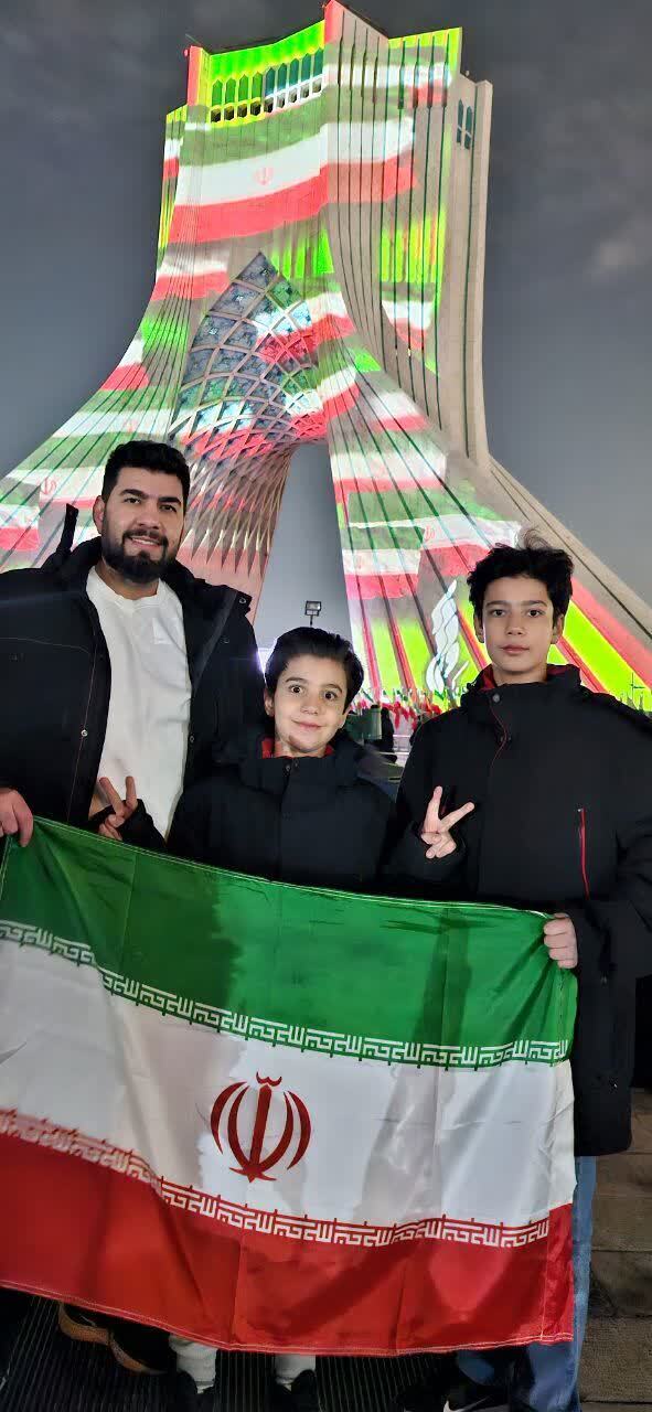 تصاویر اختصاصی خود از جشن ۴۶ سالگی انقلاب را با ما به اشتراک بگذارید تصاویر اختصاصی خود از جشن ۴۶ سالگی انقلاب را با ما به اشتراک بگذارید