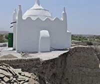 مقبره گنبدى‌شکل و سفیدرنگ پیرسهراب نیازمند توجه ویژه