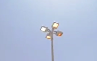 رنجش شهروند شیرازی از روشن ماندن تیر چراغ برق به هنگام روز
