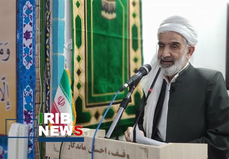 اقامه نماز وحدت بخش جمعه در سنندج