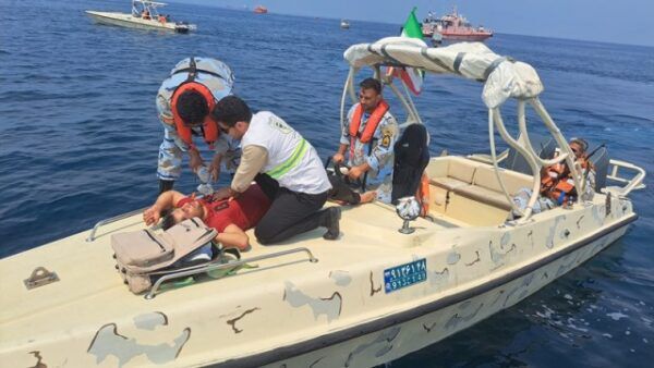 دریابان بوشهر یک هموطن را از غرق شدن نجات داد