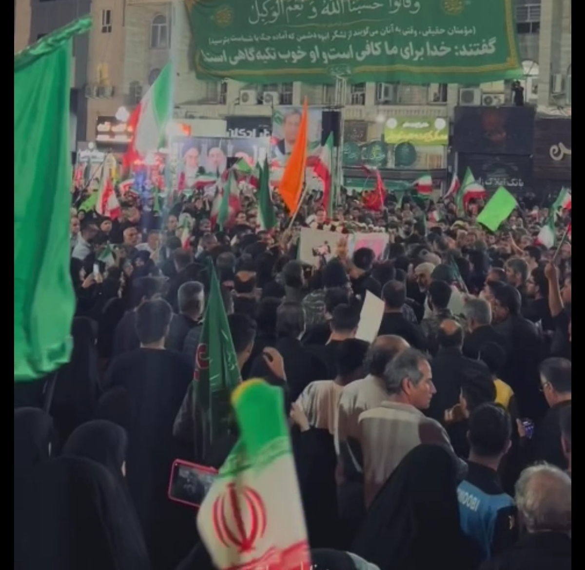 وداع با پیکر پاک شهید صبحانی نسب در بوشهر
