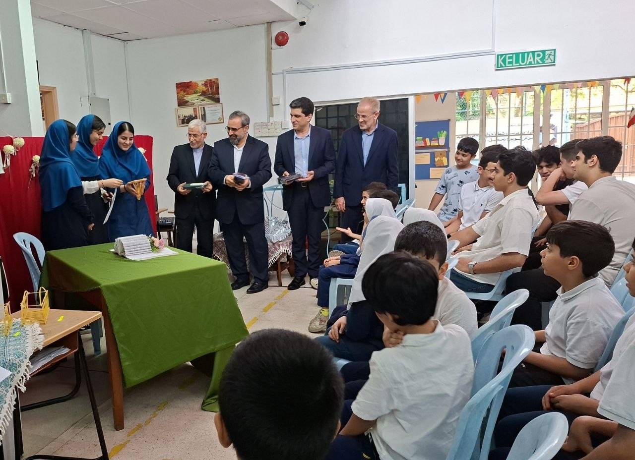 گرامیداشت روز معلم و سالروز شهادت استاد مطهری در کوالالامپور