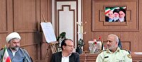 معلمی نماد ایثار و فداکاری است