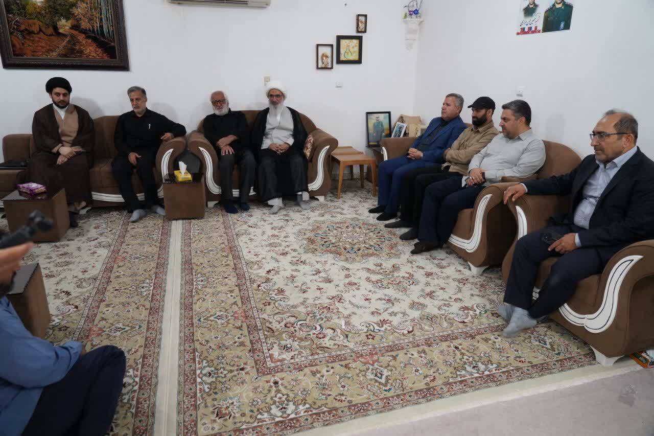 دیدار امام جمعه بوشهر با دو خانواده شهید جنگ تحمیلی