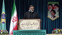ملت ایران با روحیه عاشورایی در برابر قدرت‌های جهانی ایستاده است