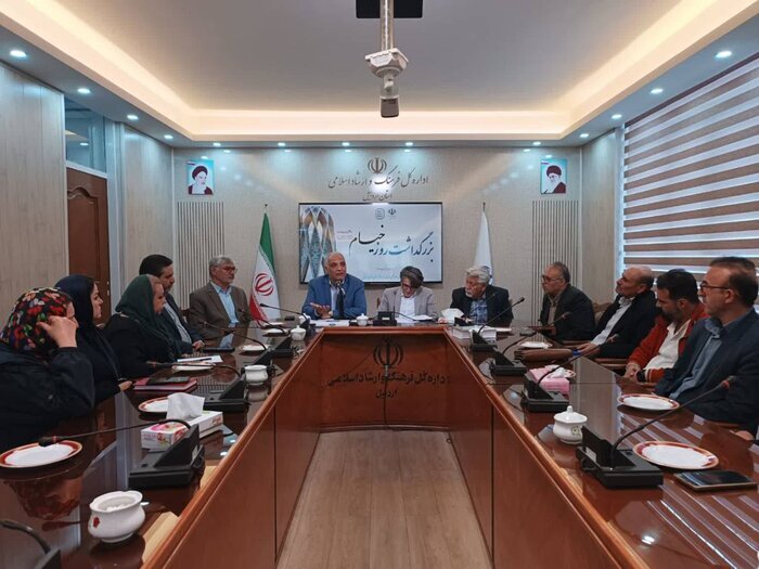 شعرای اردبیل روز خیام را گرامی داشتند شعرای اردبیل روز خیام را گرامی داشتند
