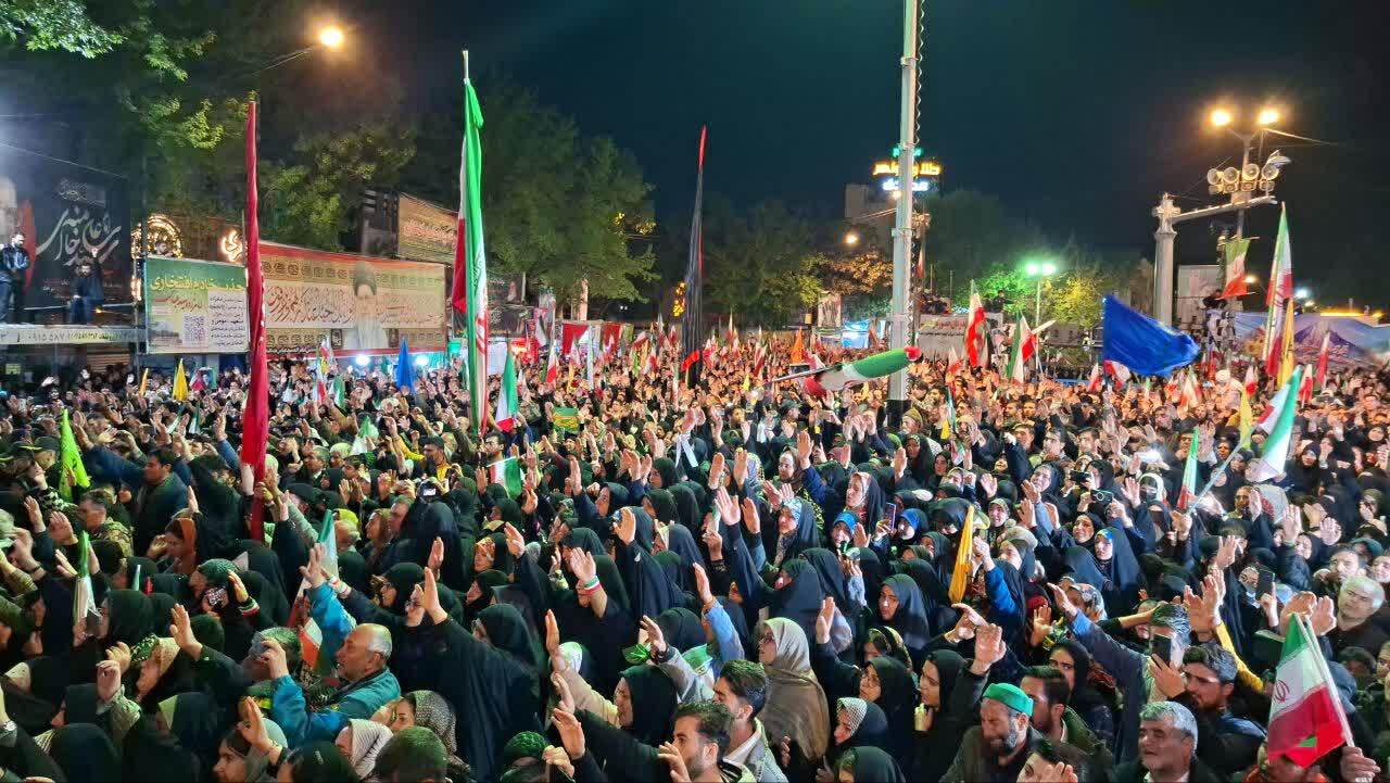 حضور حماسی مردم در صحنه عاملی برای تقویت روحیه نیرو‌های مسلح