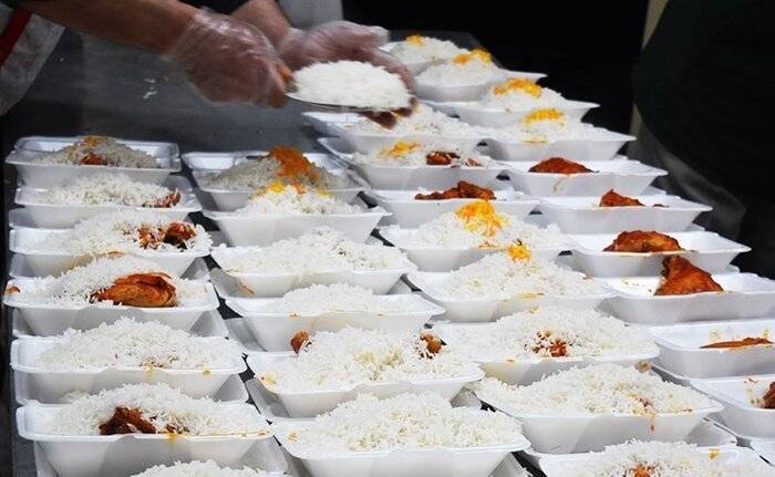 توزیع ۱۵۰ هزار پرس غذای متبرک در ایام میلاد امام رضا (ع)