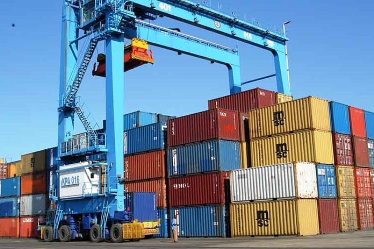صادرات ۵۳۰ هزار تن کالا از گمرکات خوزستان