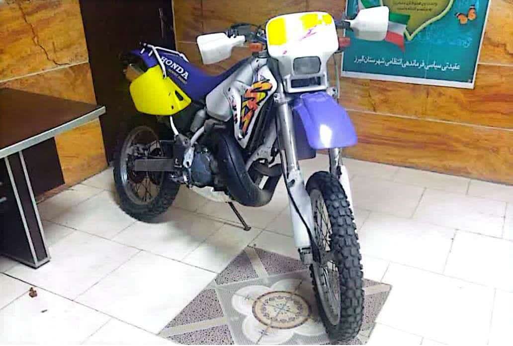 توقیف موتورسیکلت قاچاق در شهرستان البرز