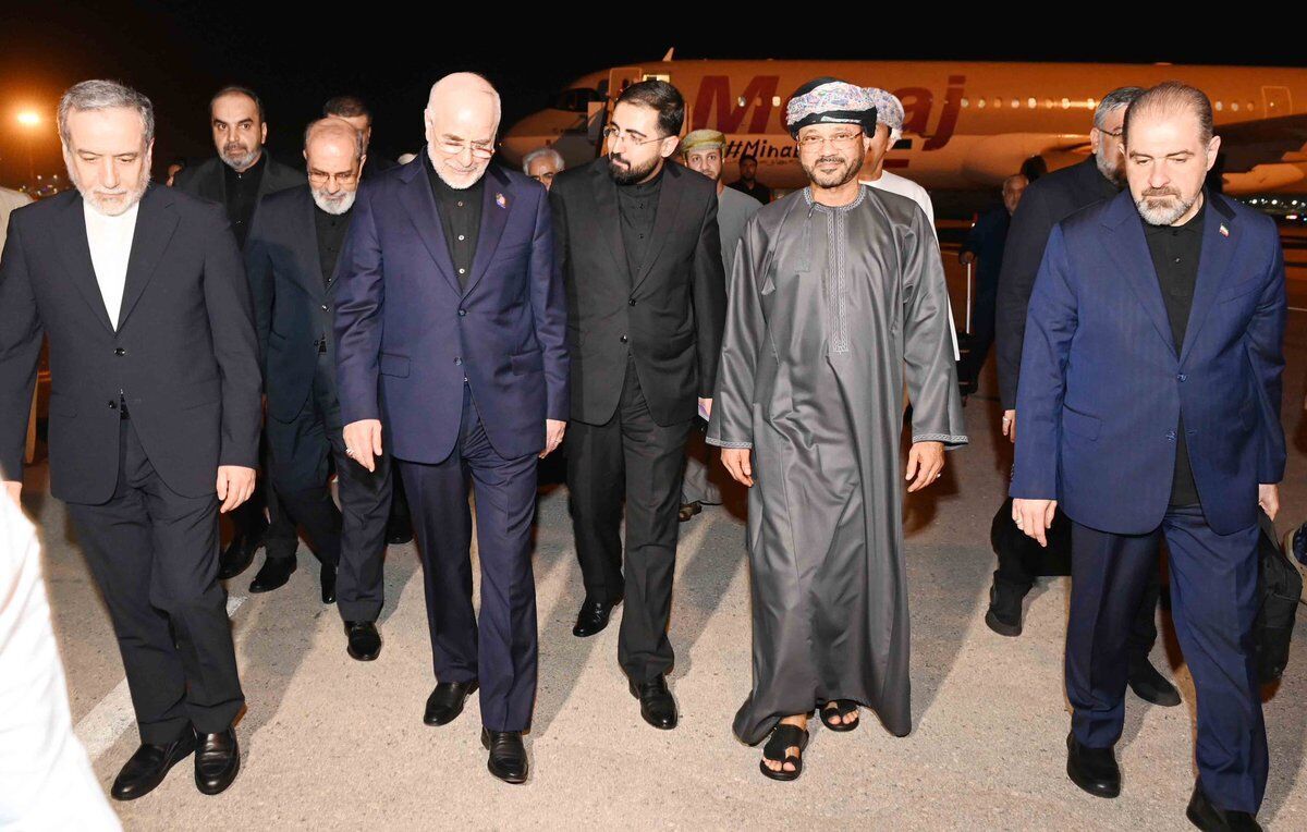 رایزنی هیئت عالی رتبه ایرانی با مقامات عمان در مسقط
