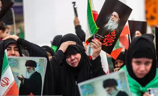 شیراز برخاست، به احترام آقای ایران