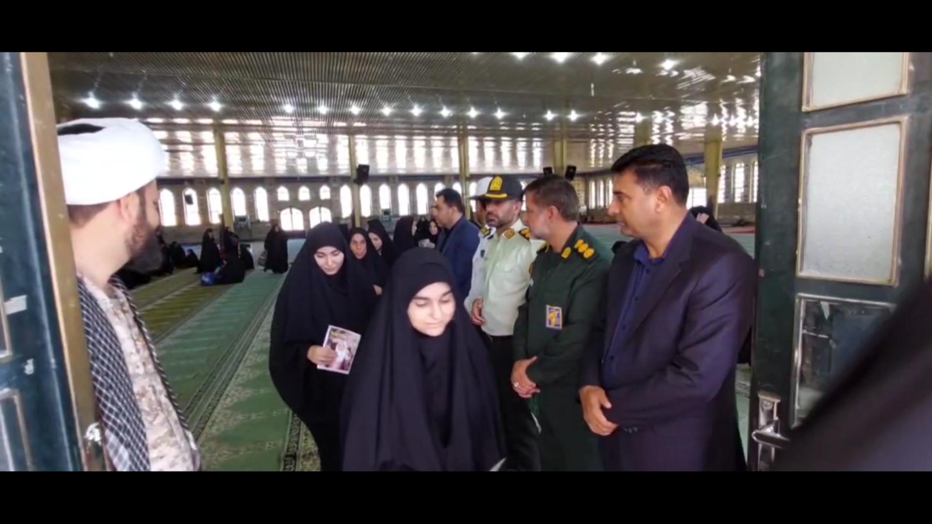 اعزام ۵ دستگاه اتوبوس از کوار به مراسم تشییع شهید