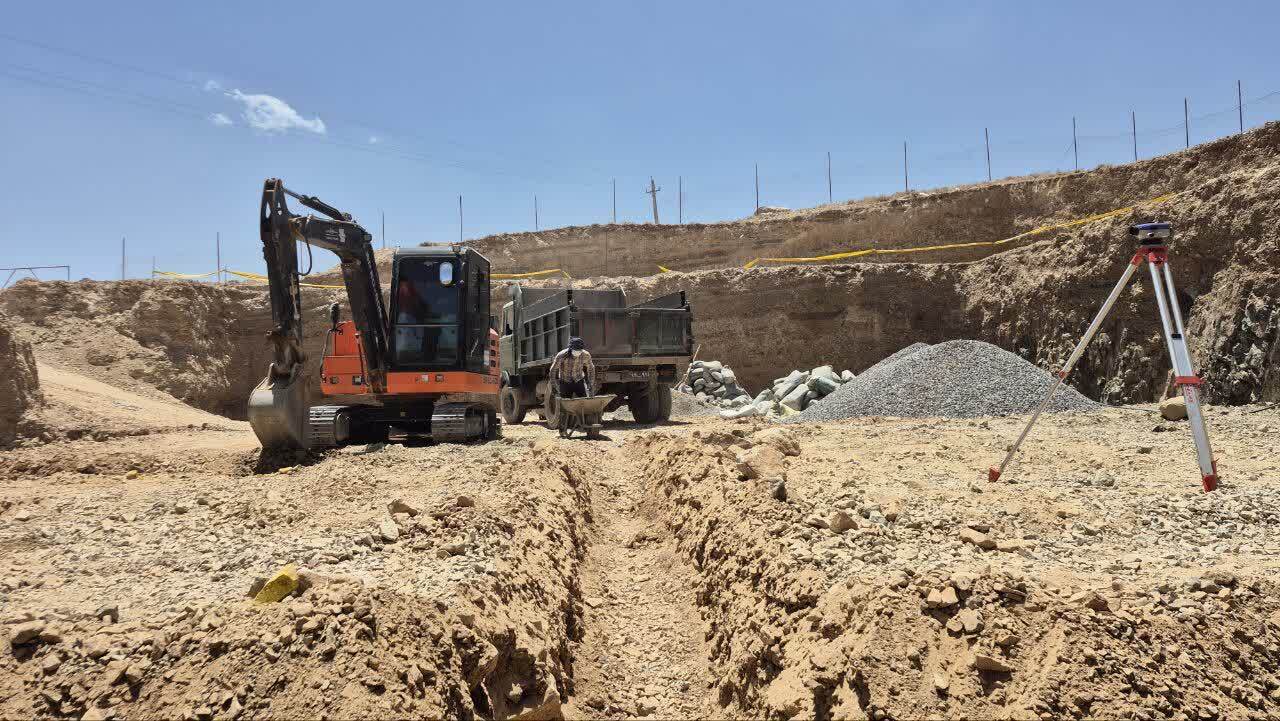 عملیات ساخت مخزن هزار مترمکعبی آب در روستای کرمجگان قم آغاز شد عملیات ساخت مخزن هزار مترمکعبی آب در روستای کرمجگان قم آغاز شد