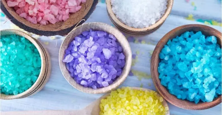 نمک‌های رنگی و دریایی بدون یُد سلامت خانواده را به خطر می‌اندازند