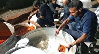 پخت و توزیع غذای گرم نذری درهرمزگان
