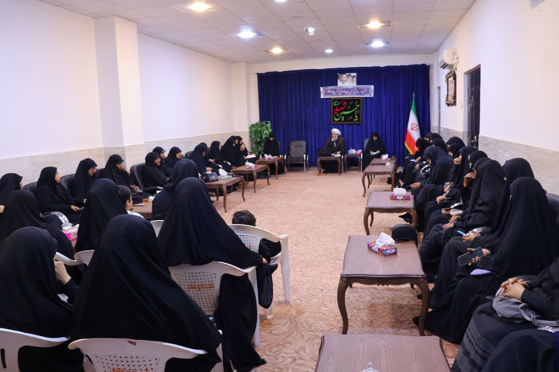 برگزاری نشست شبکه سازی زینبی در قشم