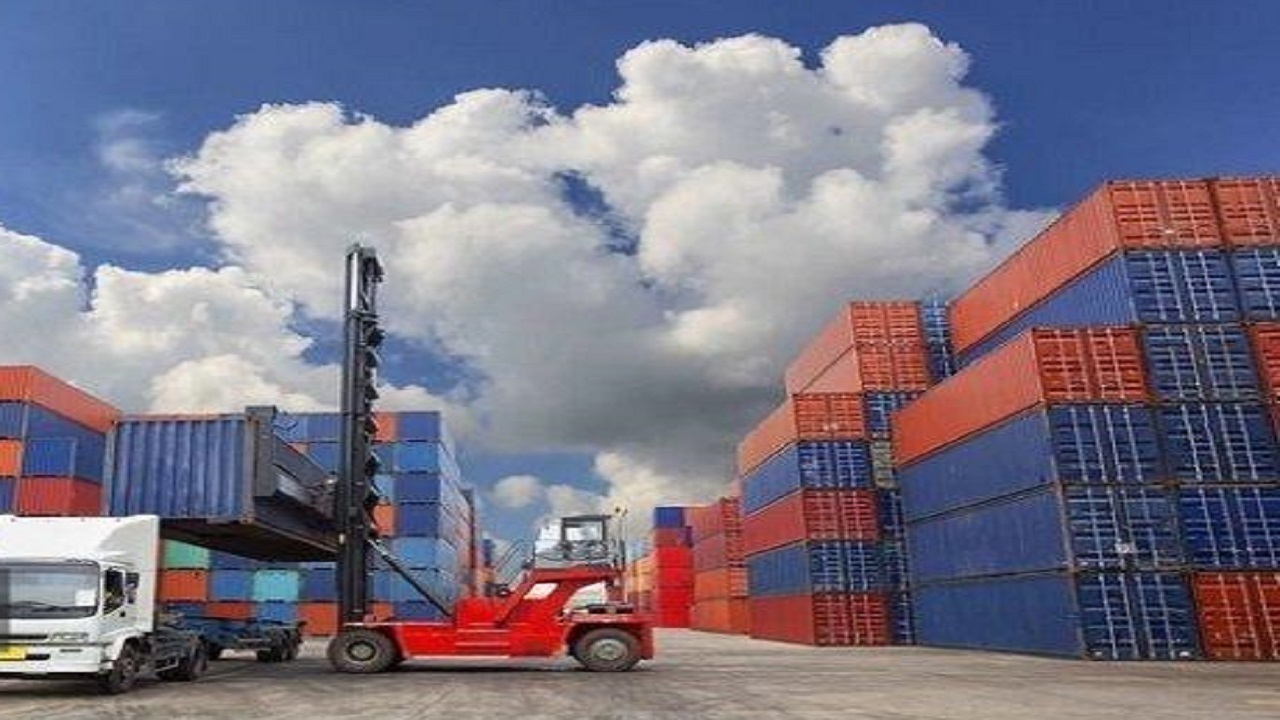 صادرات ۵۹۶ میلیون دلاری کالا از گمرکات آذربایجان شرقی