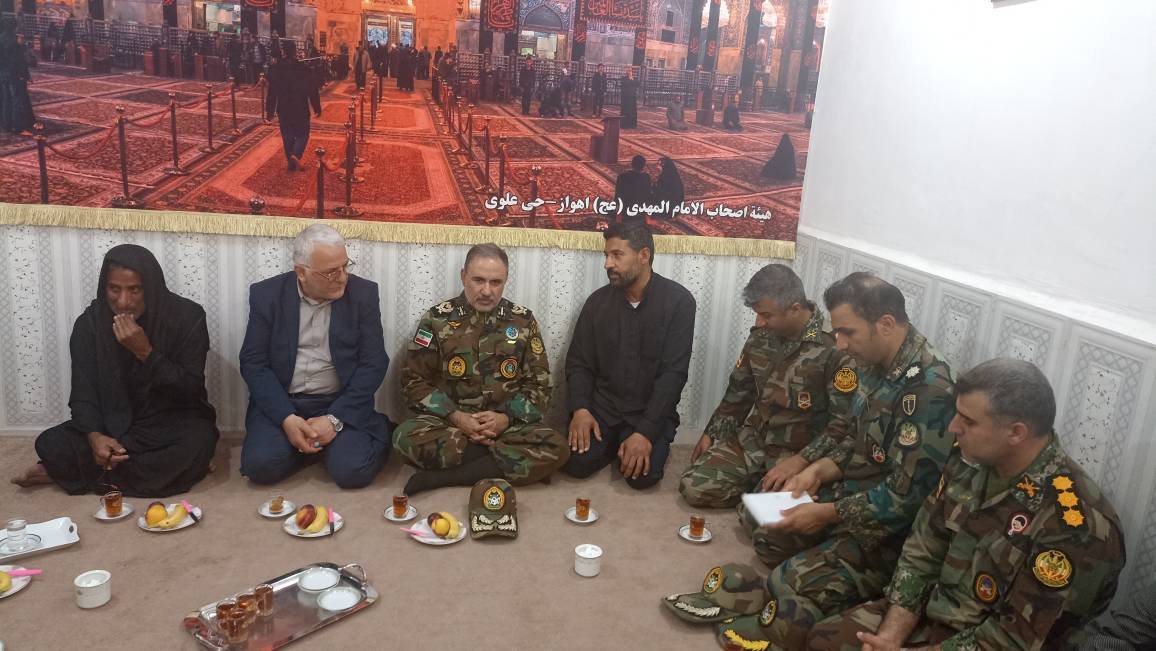 دیدار جانشین فرمانده نزاجا با خانواده شهیدان چراغپور و حامد شریفی