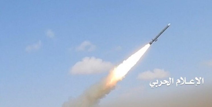 یمن یک نفتکش سعودی را هدف قرار داد یمن یک نفتکش سعودی را هدف قرار داد