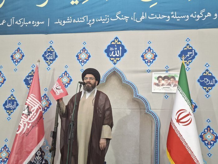 امام‌جمعه زنجان: نگاه توحیدی عامل آرامش و امید در جامعه است