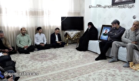 دیدار مسئولان کنگره شهدای قم با خانواده شهید رضازاده