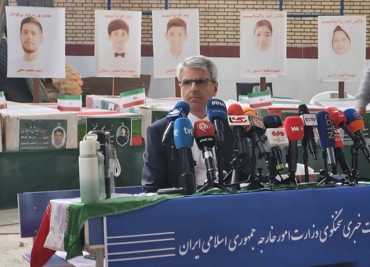 آغاز نشست خبری سخنگوی وزارت امور خارجه با خبرنگاران داخلی و خارجی ؛ سخنگوی وزارت امور خارجه: حمله آمریکا به لامرد، جنایت جنگی است آغاز نشست خبری سخنگوی وزارت امور خارجه با خبرنگاران داخلی و خارجی ؛ سخنگوی وزارت امور خارجه: حمله آمریکا به لامرد، جنایت جنگی است